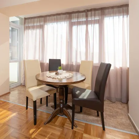 Boris Garden Comfort Appartement *